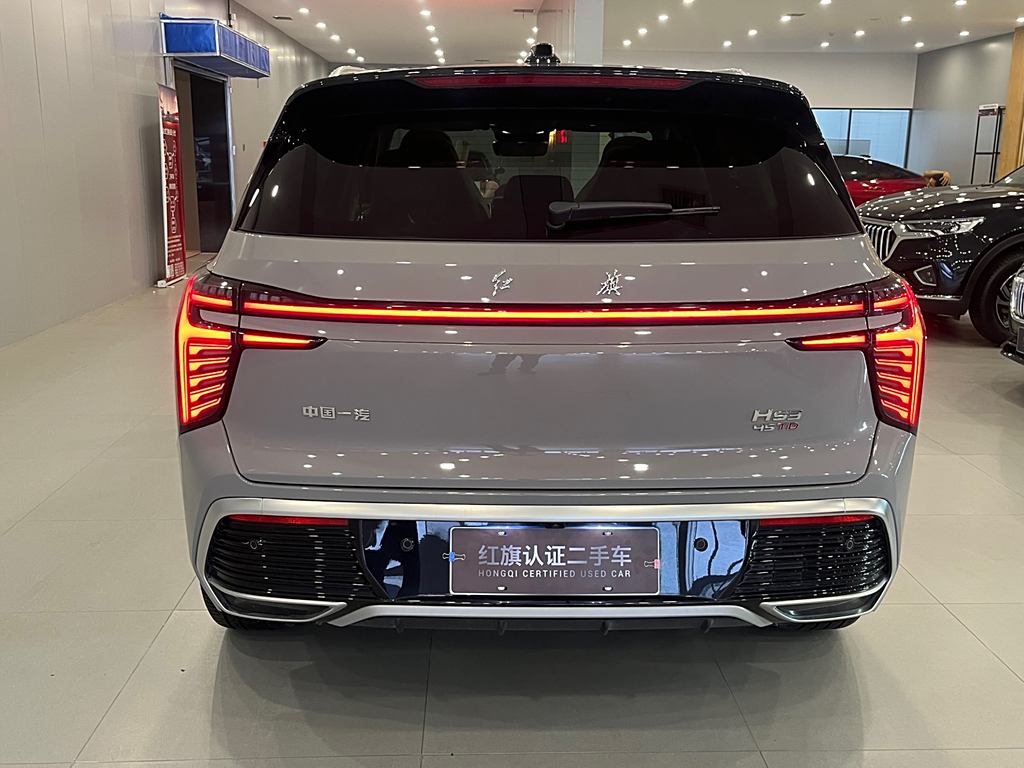 Hongqi HS3 2023 2.0T  Полный привод