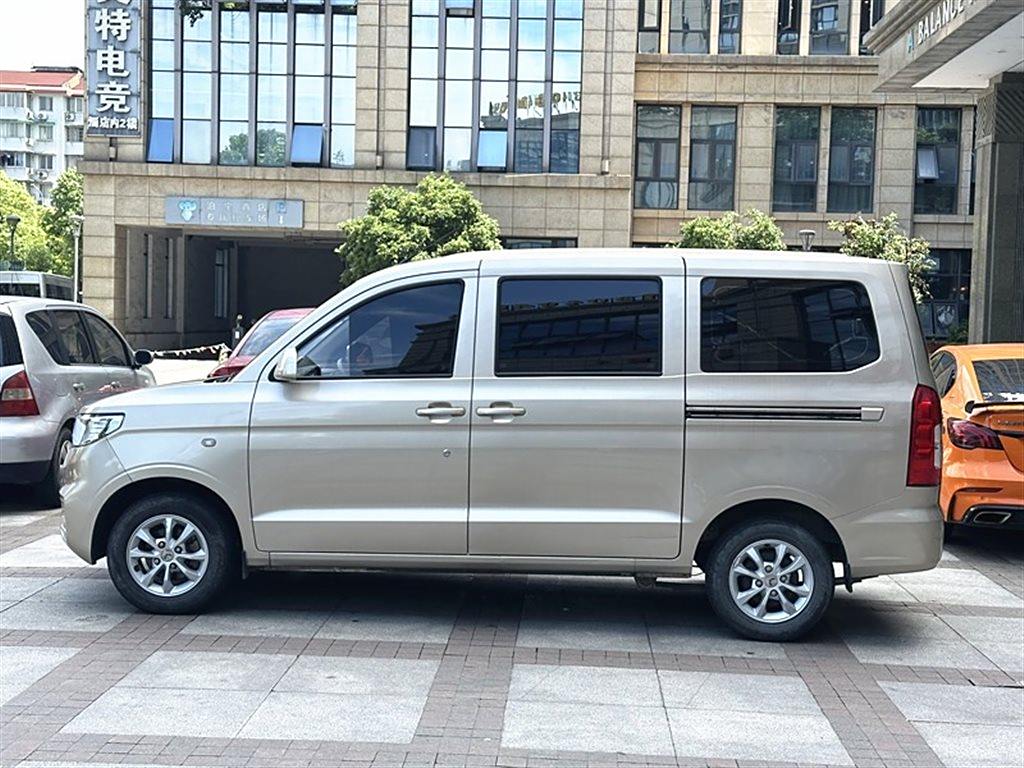 Wuling Hongguang V 2022 1.5LElectric (Volkswagen ID. series)LAR