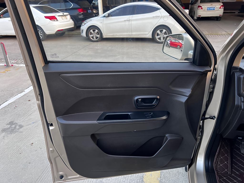 Wuling Hongguang V 2019 1.5L Euro VI LAR