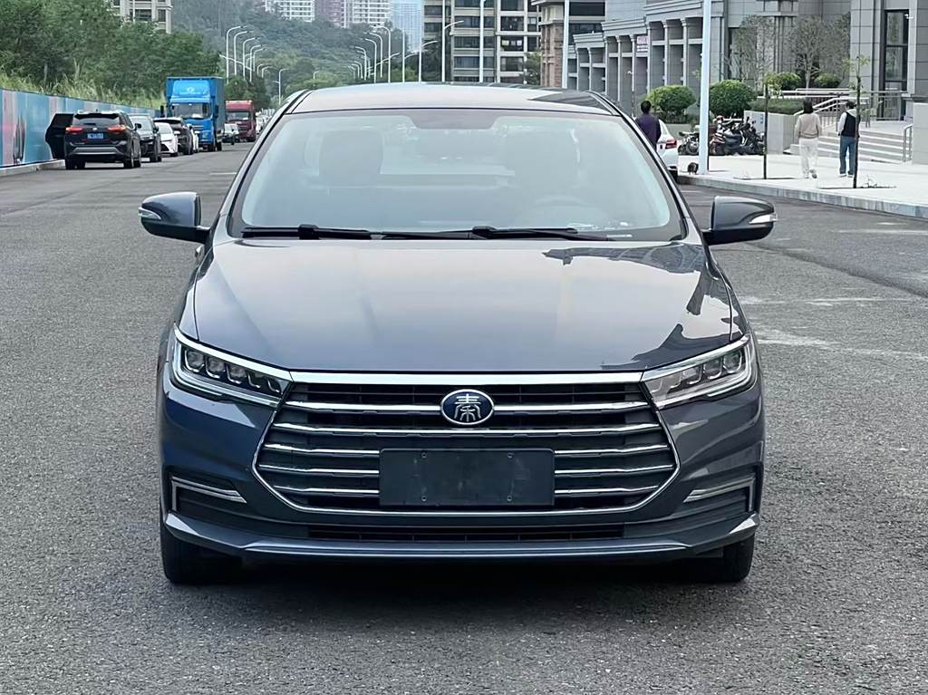 BYD Qin 2019 1.5L Автоматическая Luxury