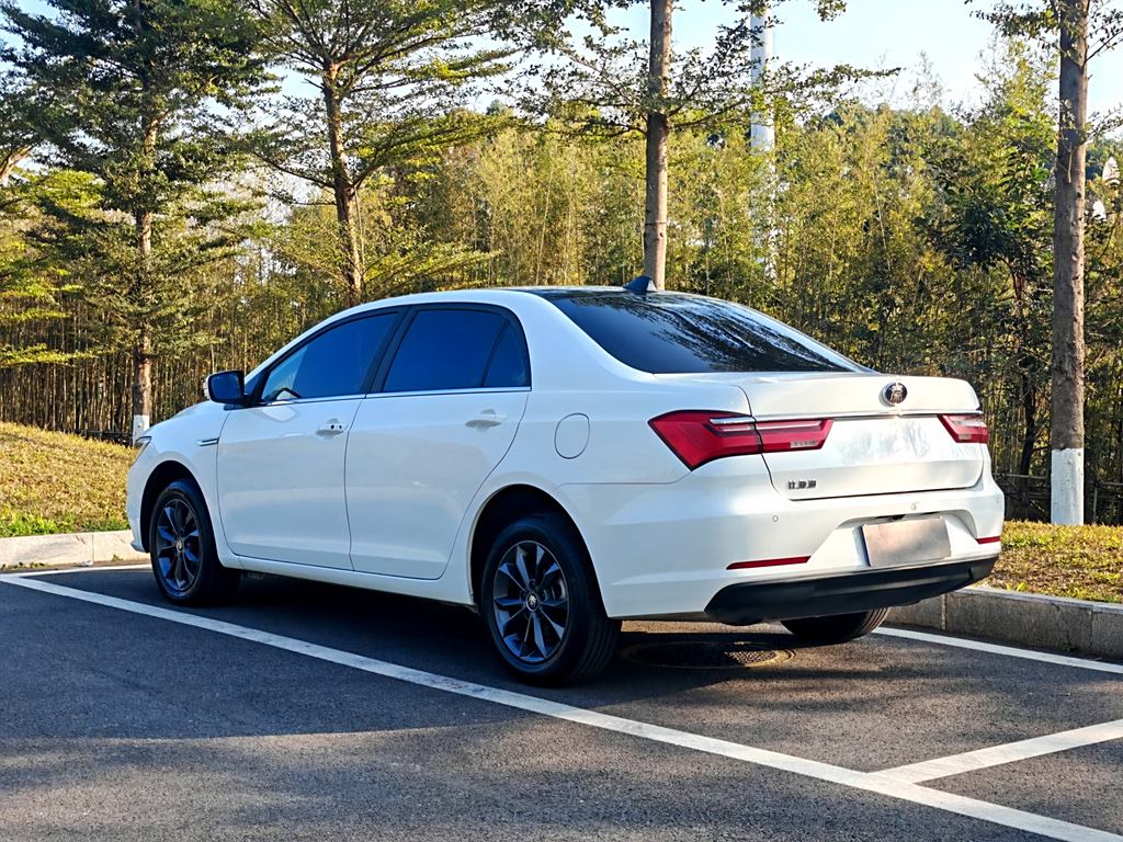 BYD Qin 2019 1.5L Автоматическая