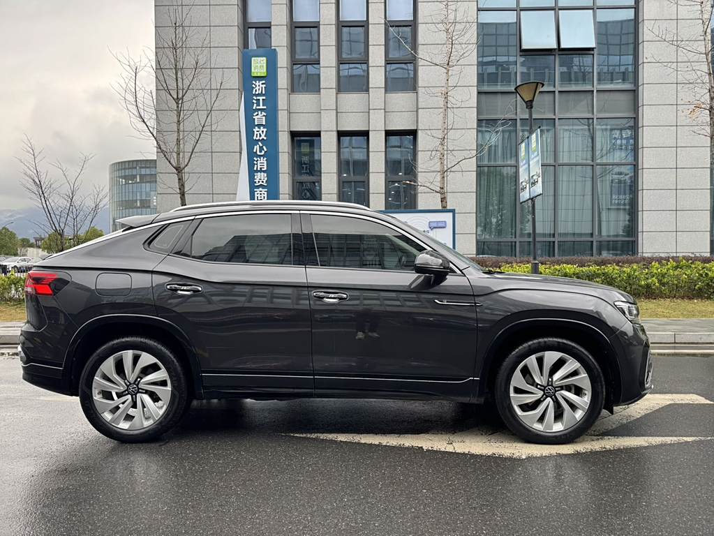 Volkswagen TayronX 2020 330TSI