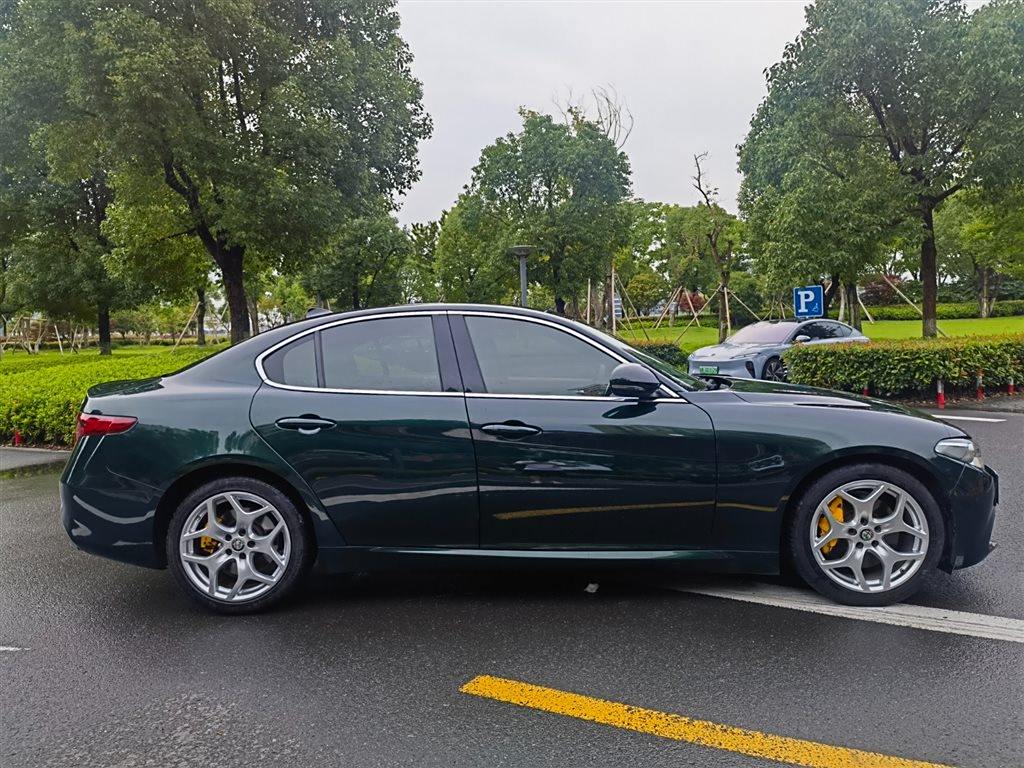 Alfa Romeo Giulia 2020 2.0T 280HP VIRTU