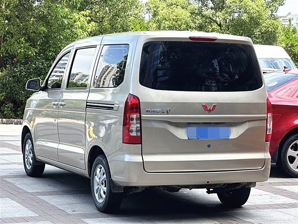 Wuling Hongguang V 2022 1.5LElectric (Volkswagen ID. series)LAR