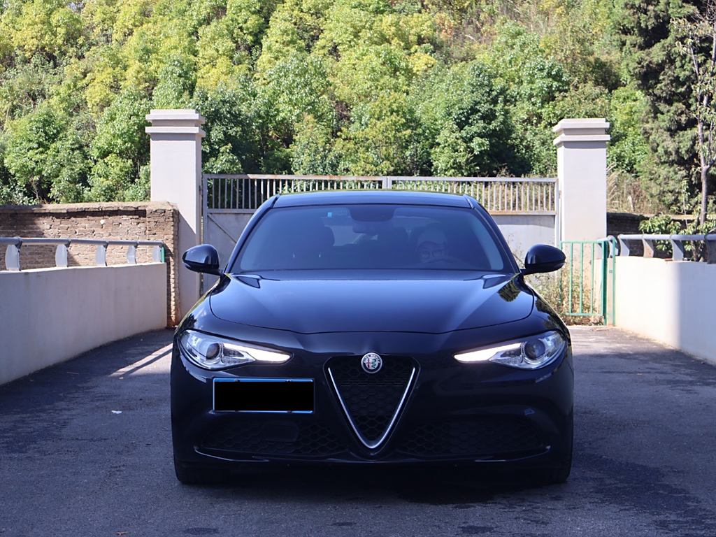 Alfa Romeo Giulia 2020 2.0T 280HP