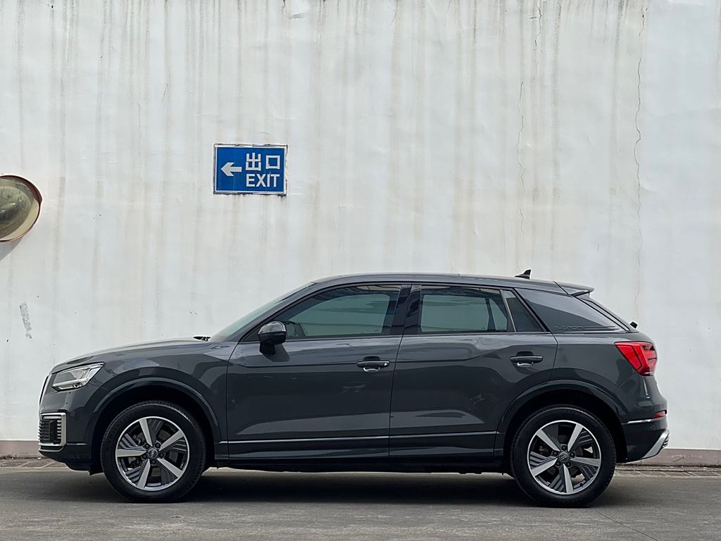 Audi Q2L e-tron 2019 Q2L e-tron