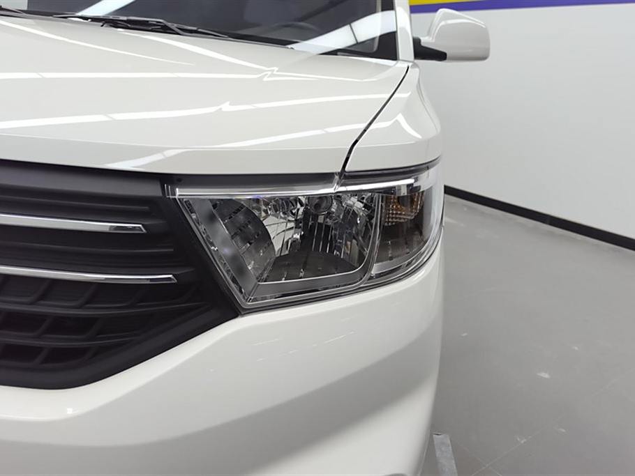 Wuling Hongguang V 2022 1.5LElectric (Volkswagen ID. series)LAR