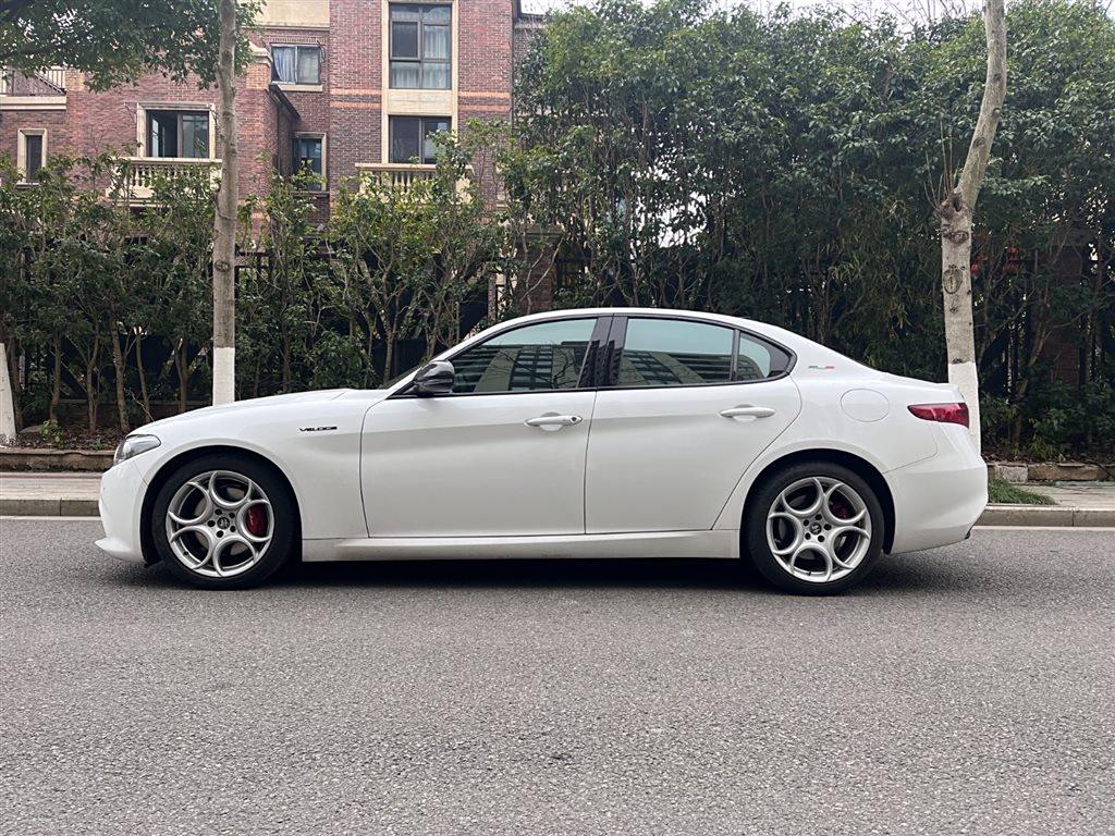 Alfa Romeo Giulia 2020 2.0T 280HP