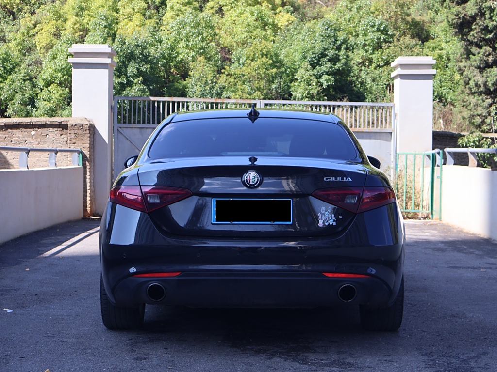 Alfa Romeo Giulia 2020 2.0T 280HP