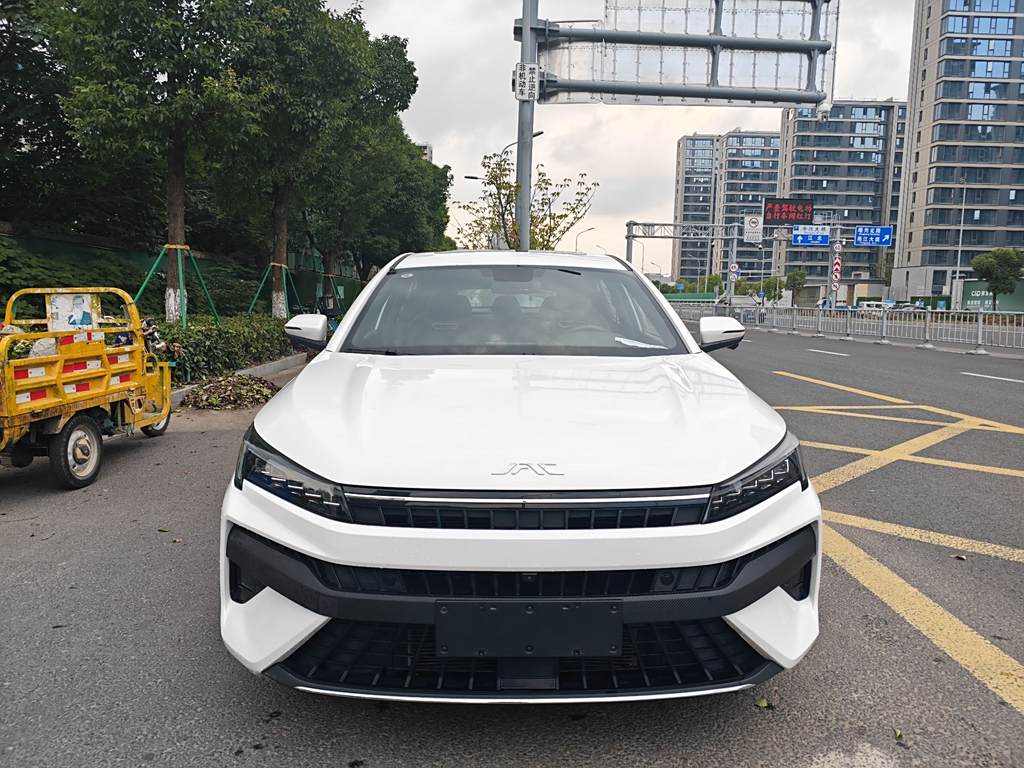 Jianghuai A5 PLUS 2023 1.5T Автоматическая