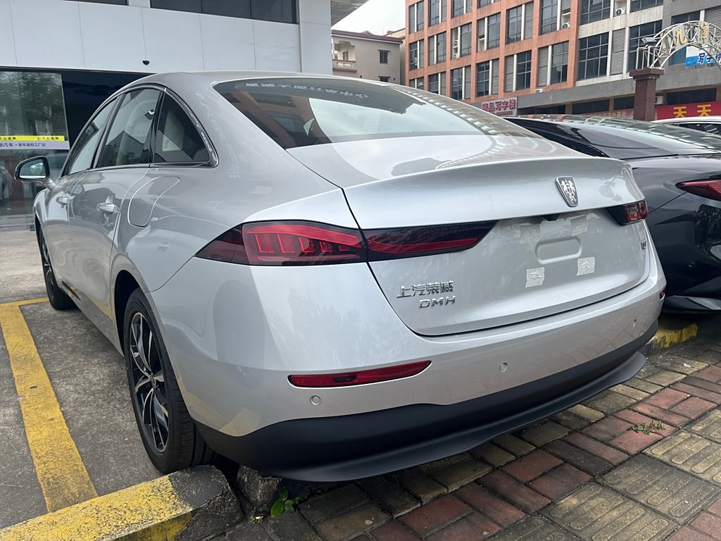 Roewe D7 2023 DMH 125km