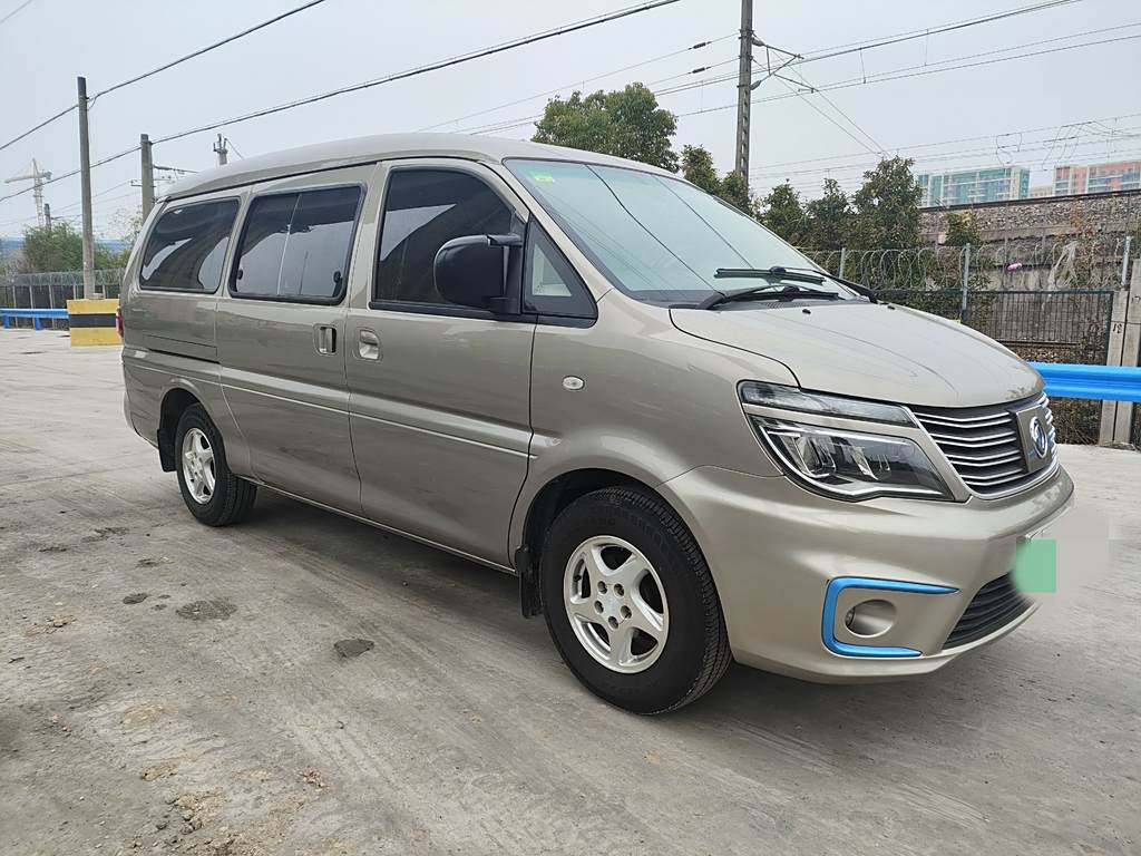 Dongfeng Lingzhi M5EV 2020   Luxury 7