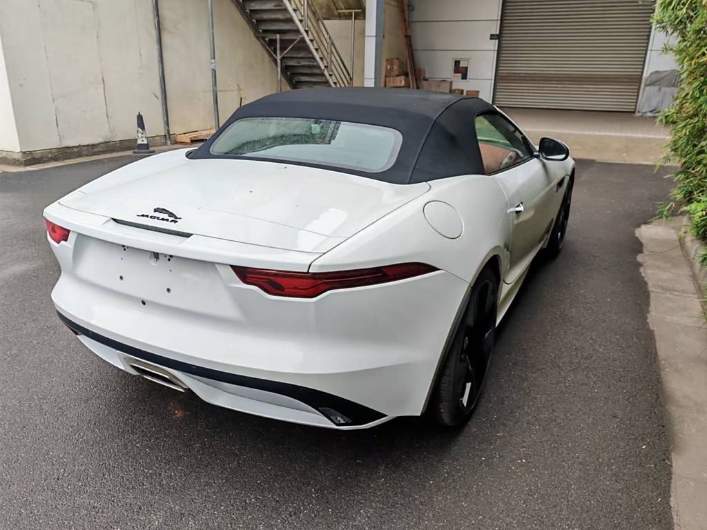 Jaguar F-TYPE 2024 P300 75