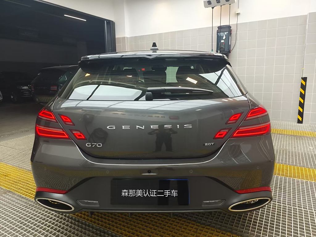 Genesis G70 2024 2.0T  Luxury Shooting Brake