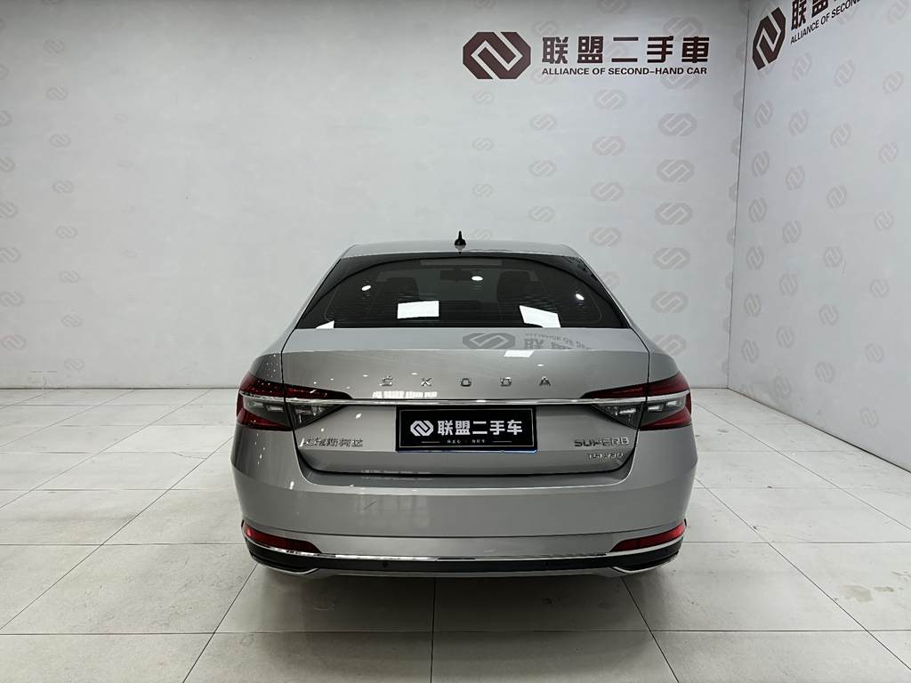 Skoda Superb 2019  TSI330 DSG