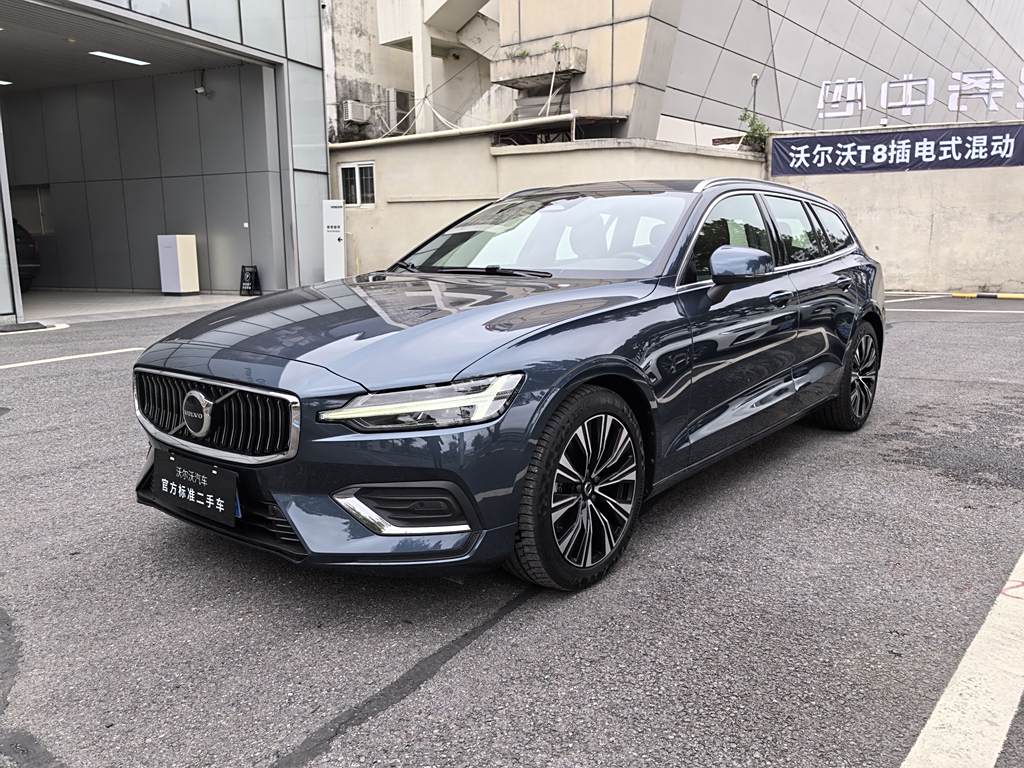 Volvo V60 2024 B5