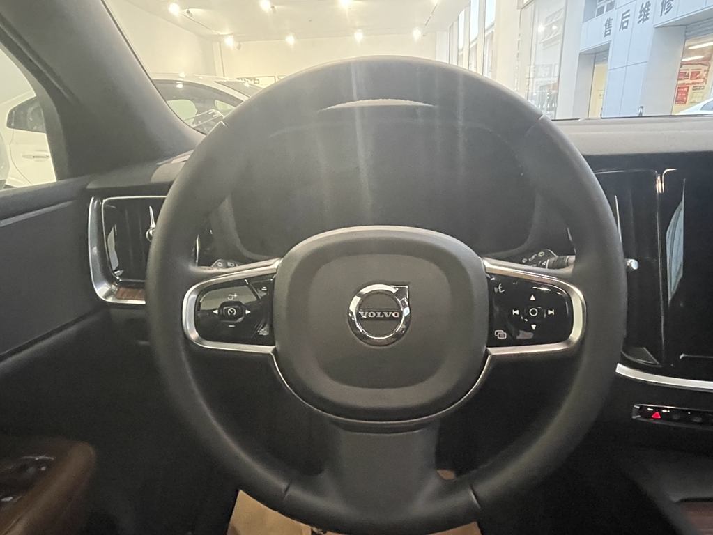 Volvo V60 2024 B5