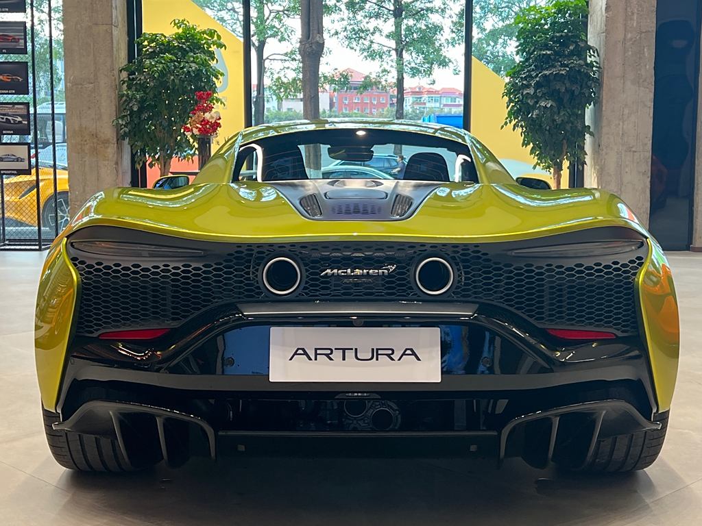 Artura 2025 3.0T Hybrid Coupe