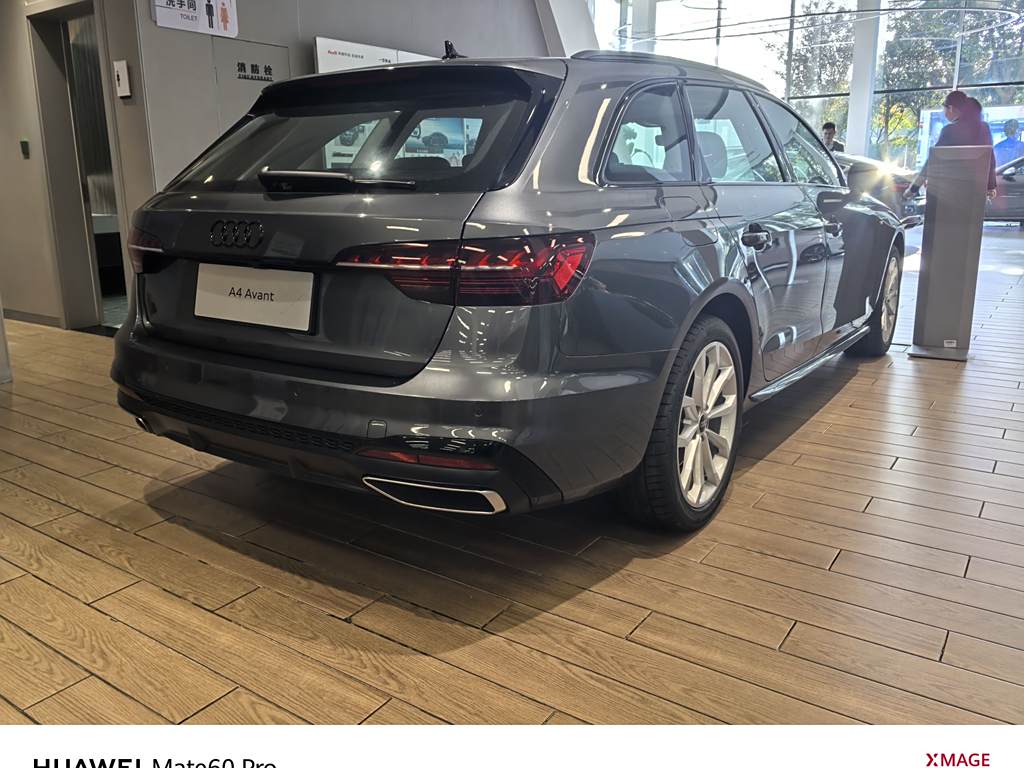 Audi A4 2023 Avant 40 TFSI