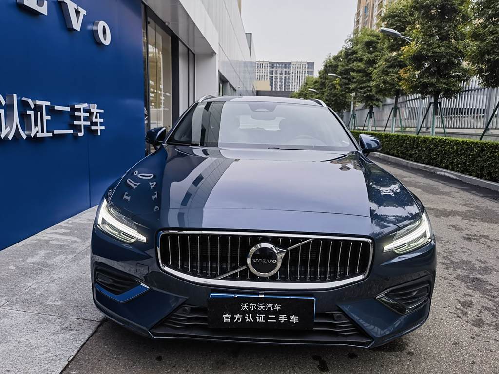 Volvo V60 2023 B5