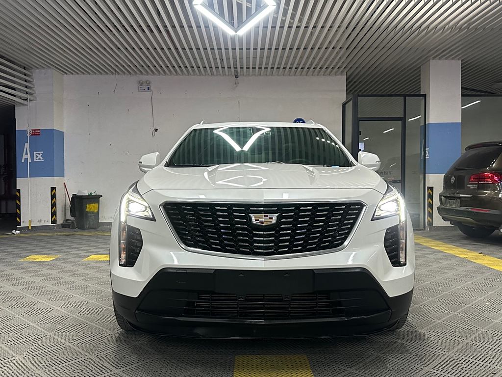 Cadillac XT4 2021 28T