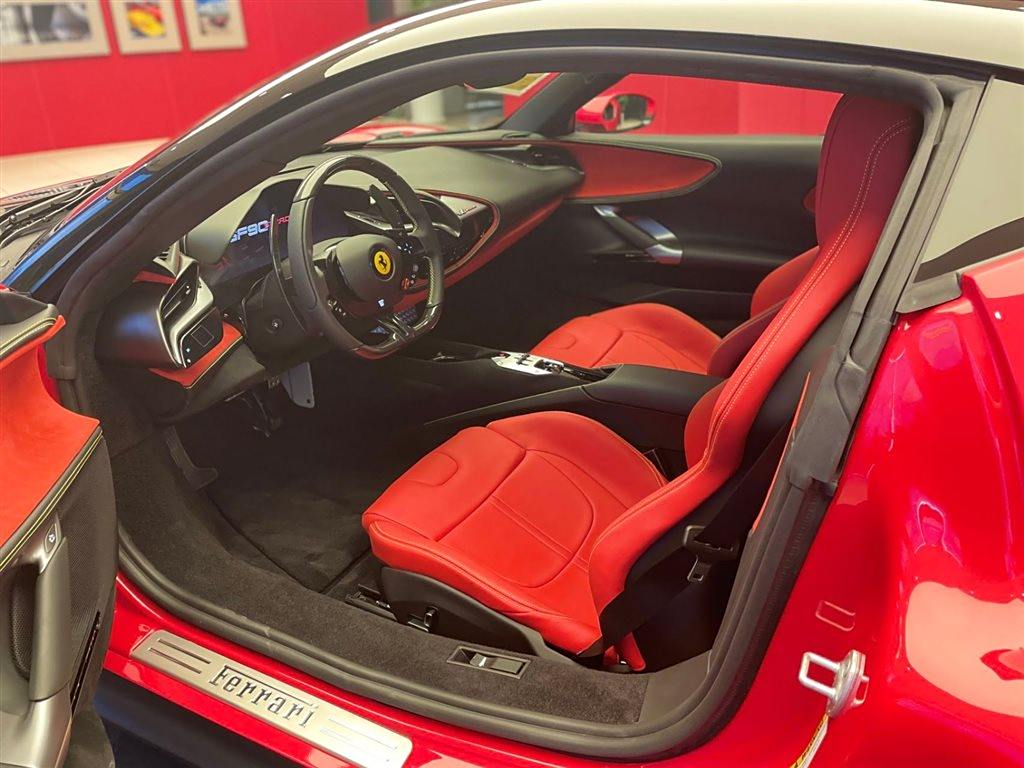 Ferrari SF90 Stradale 2020 3.9T V8 Stradale