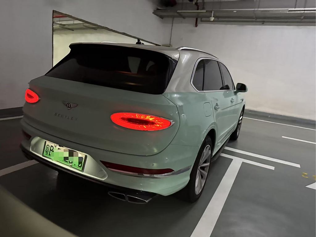 Bentley BentaygaПлагин-гибрид (PHEV) 2021 3.0T PHEV