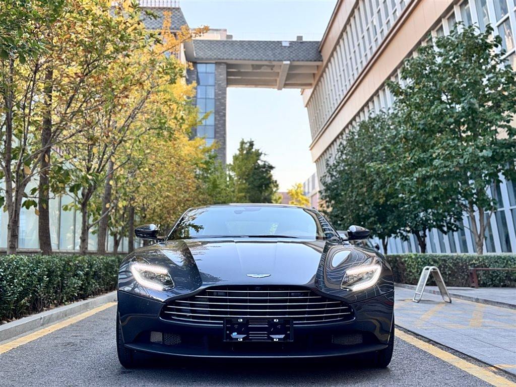 Aston Martin DB11 2023 4.0T V8 Coupe