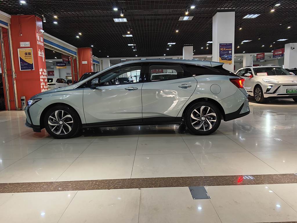 Buick Velite 6 2022 Плагин-гибрид (PHEV)