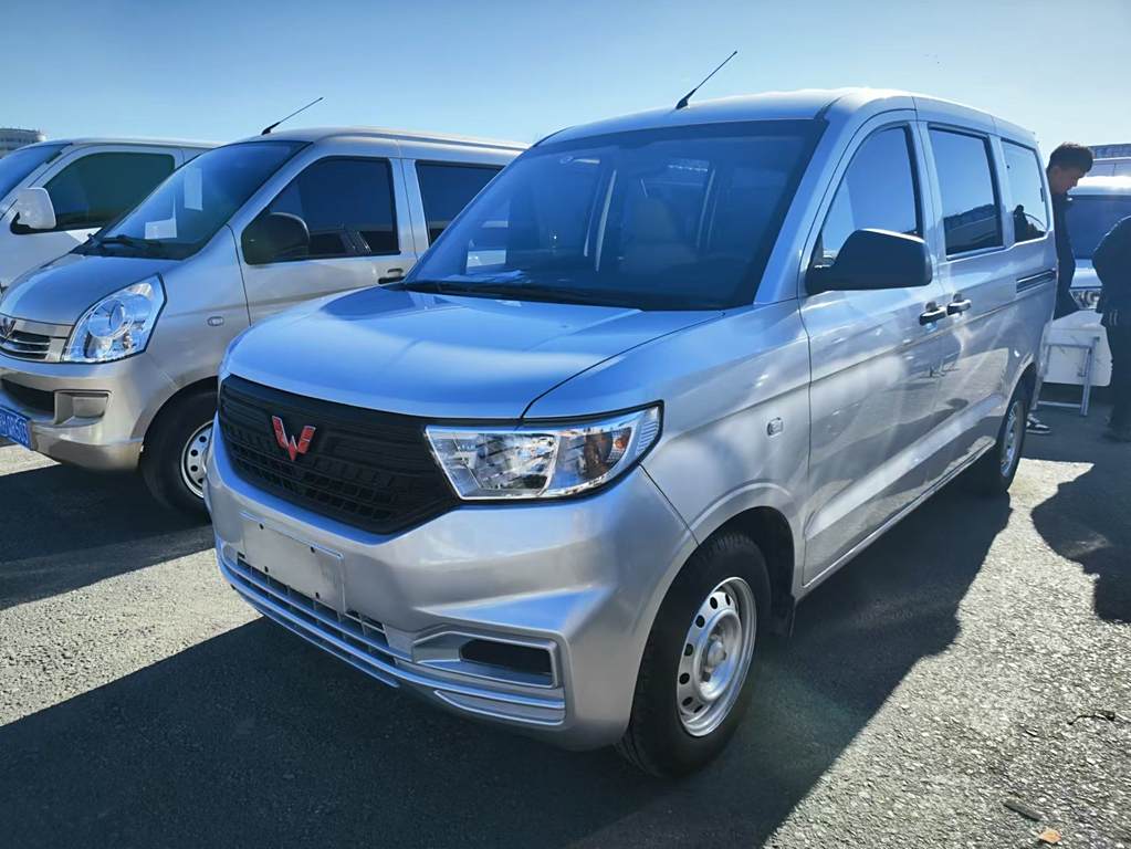 Wuling Hongguang V 2022 1.5LElectric (Volkswagen ID. series)LAR