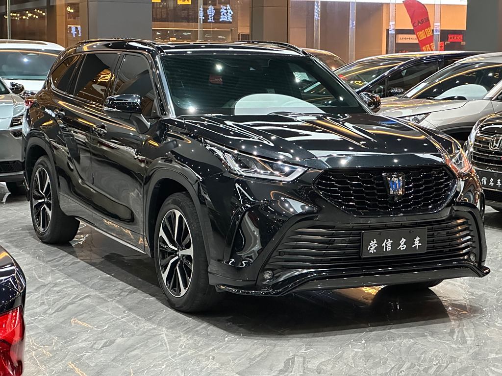 Toyota Crown Land Cruiser 2022 2.5L HEV Полный привод