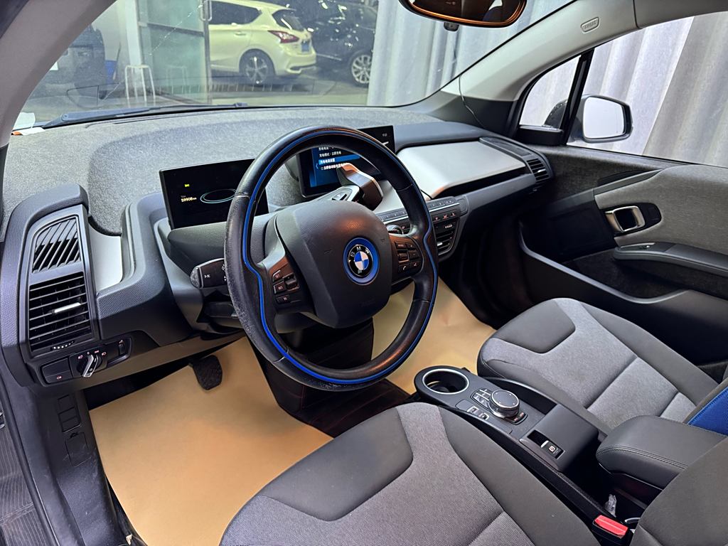 BMW i3 2018  Luxury