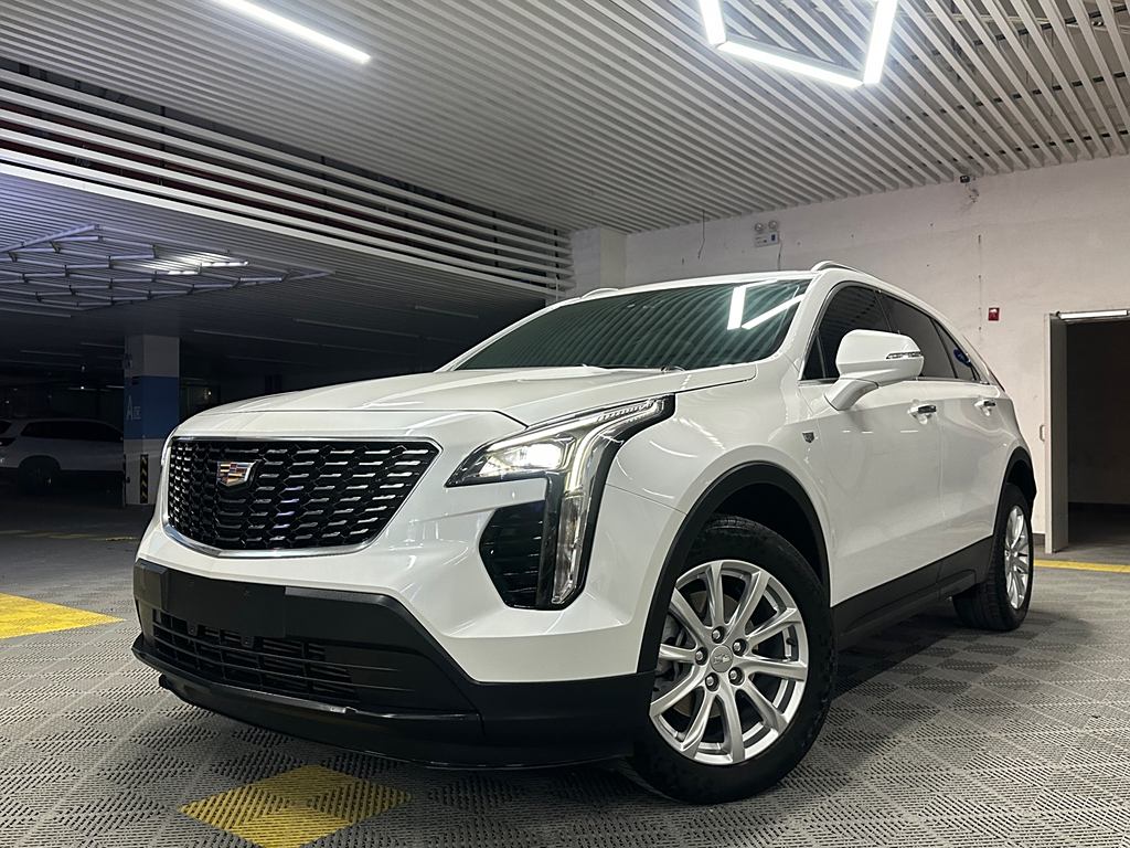 Cadillac XT4 2021 28T