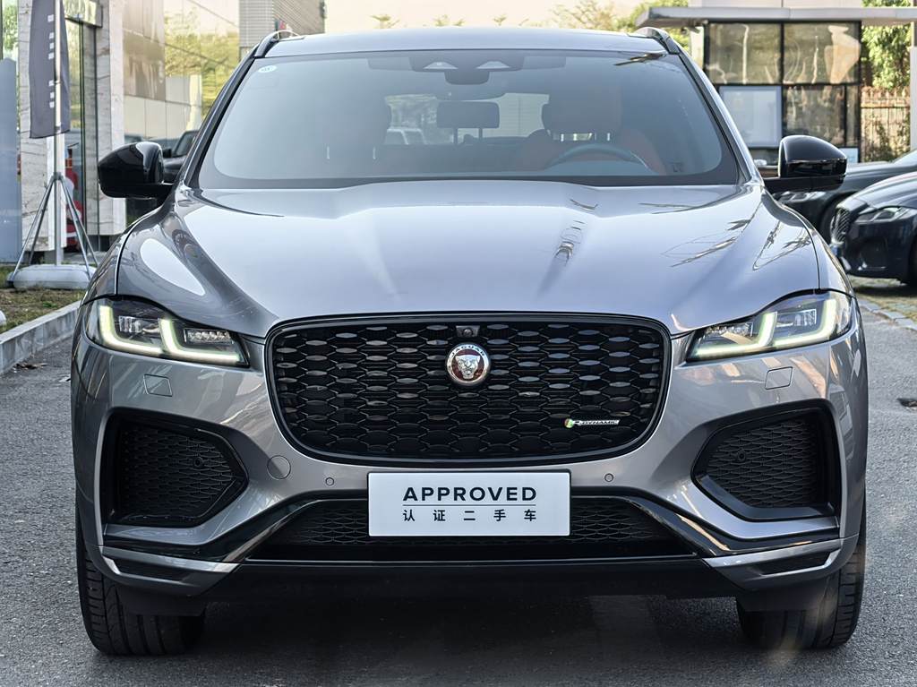 Jaguar F-PACE 2023 P250 R-Dynamic BLACK