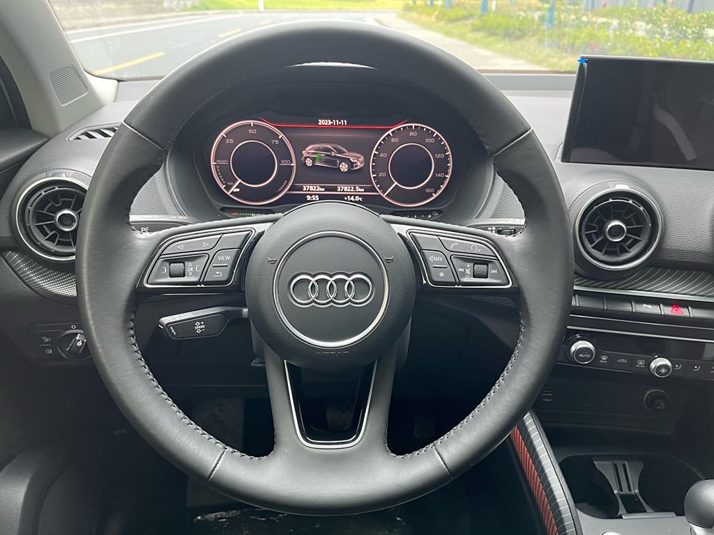 Audi Q2L e-tron 2019 Q2L e-tron