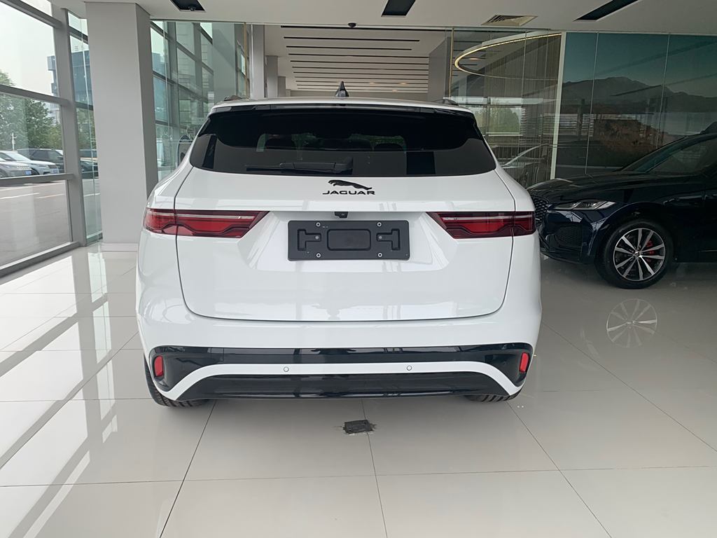 Jaguar F-PACE 2024 P250 R-Dynamic HSE