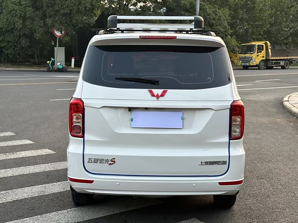 Wuling Hongguang 2021 1.5L S LAR