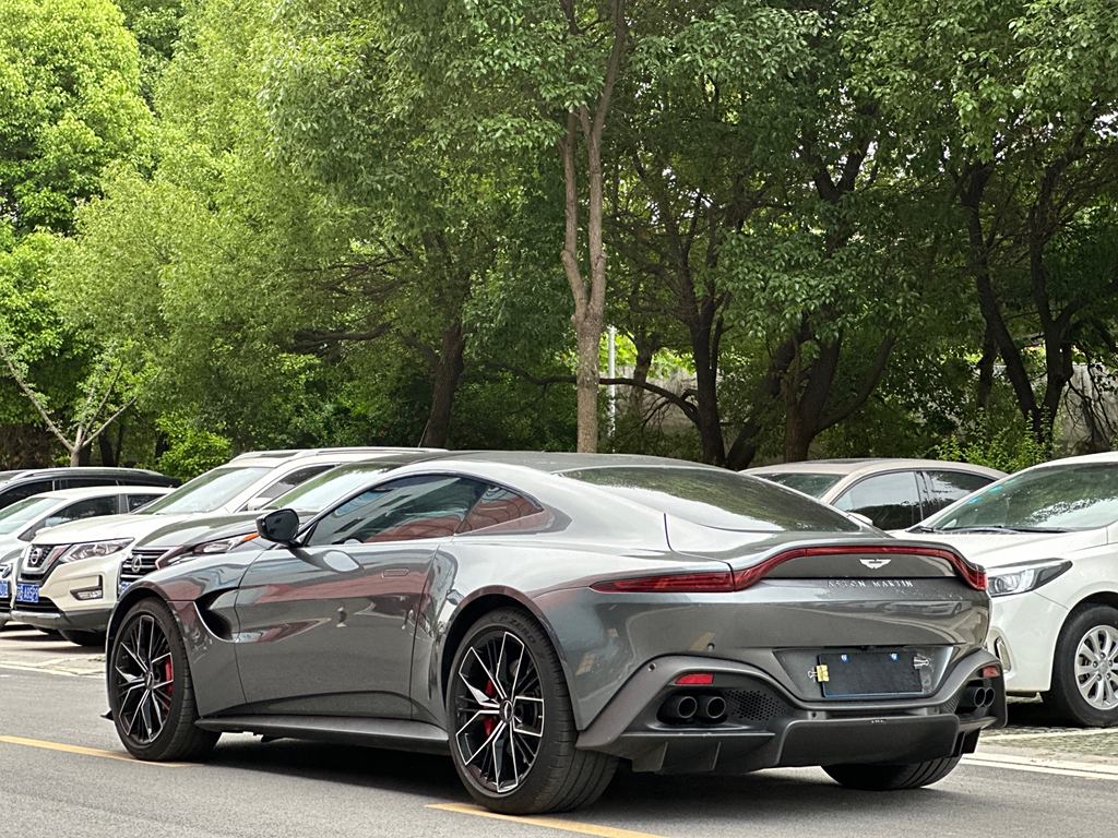 Aston Martin V8 Vantage 2022 4.0T V8 Coupe