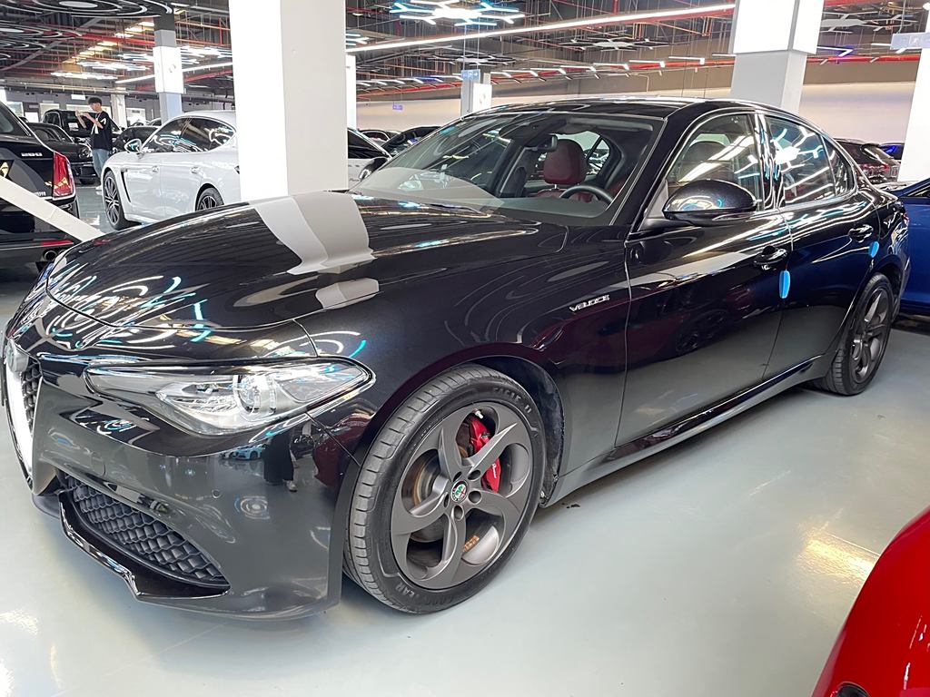 Alfa Romeo Giulia 2020 2.0T 280HP