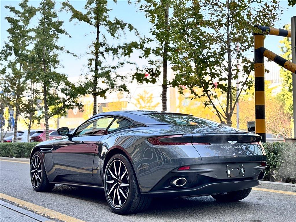 Aston Martin DB11 2023 4.0T V8 Coupe