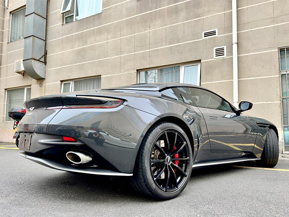 Aston Martin DB11 2020 4.0T V8 Coupe