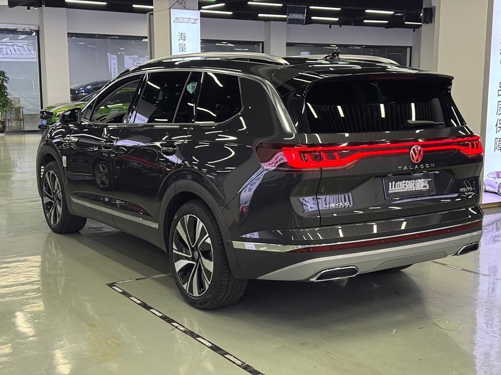 Range Rover Velar 2021 380TSI  Полный привод