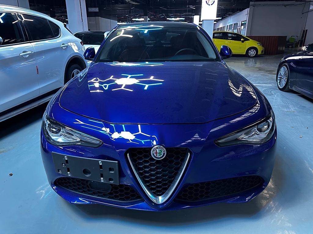 Alfa Romeo Giulia 2020 2.0T 280HP