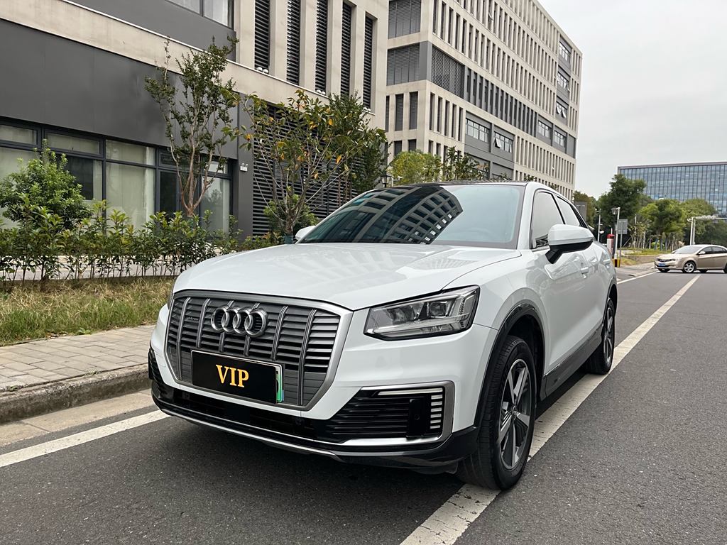 Audi Q2L e-tron 2019 Q2L e-tron