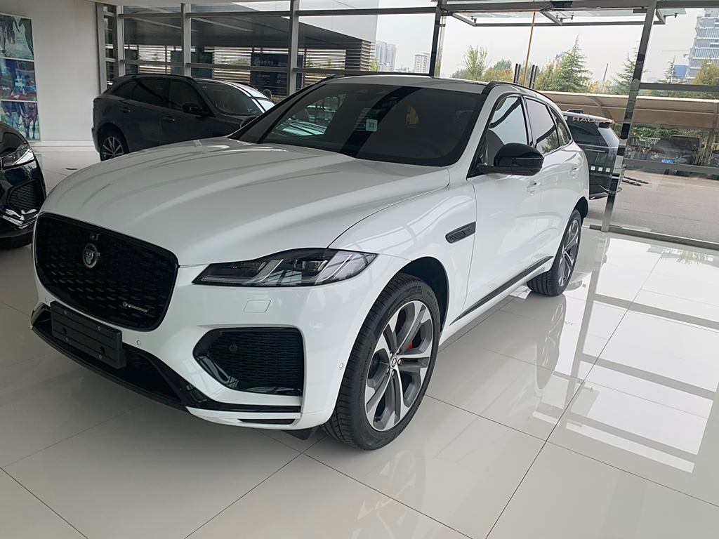 Jaguar F-PACE 2024 P250 R-Dynamic HSE