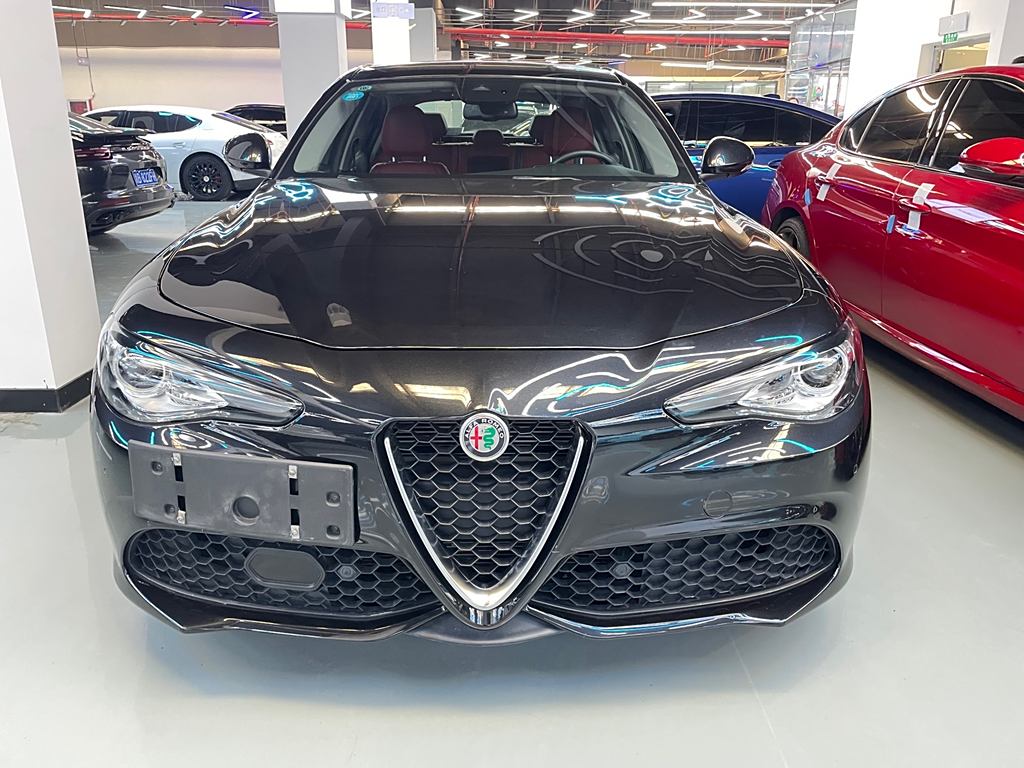 Alfa Romeo Giulia 2020 2.0T 280HP