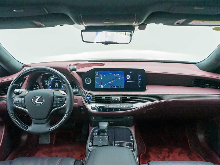 Lexus LS 2021 500h