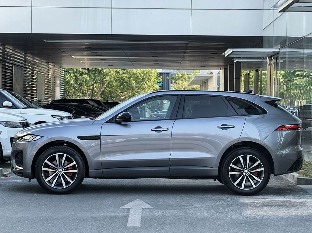 Jaguar F-PACE 2024 P250 R-Dynamic SE