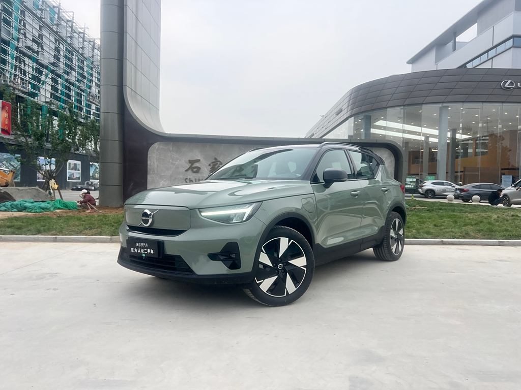 Volvo XC40 New Energy 2021 P8   Полный привод