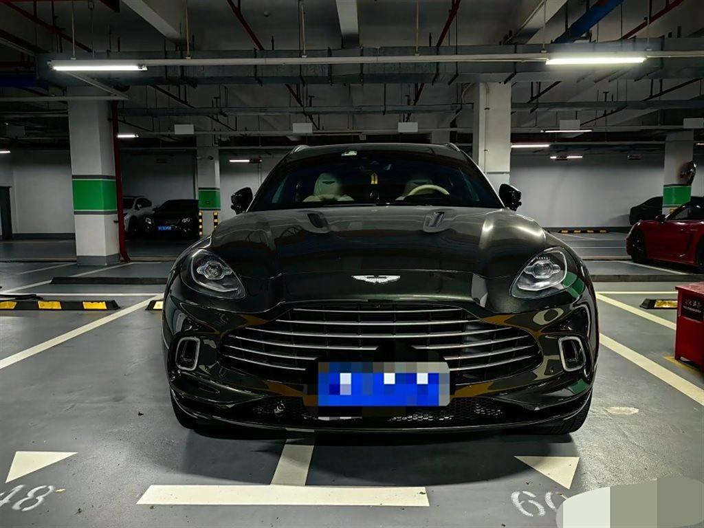 Aston Martin DBX 2021 4.0T V8